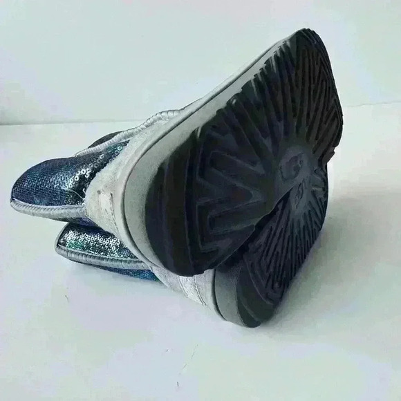 UGG Kid’s Sequin Star Blue Crystal Classic Boots. - Picture 8 of 8